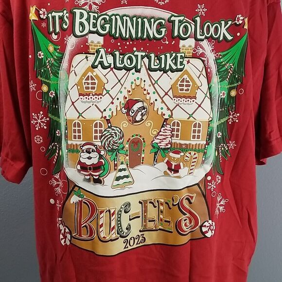 Buc-ees Christmas 2023 T-shirt Short Sleeve Beginning To Look A Lot Like Red XL - Picture 6 of 9